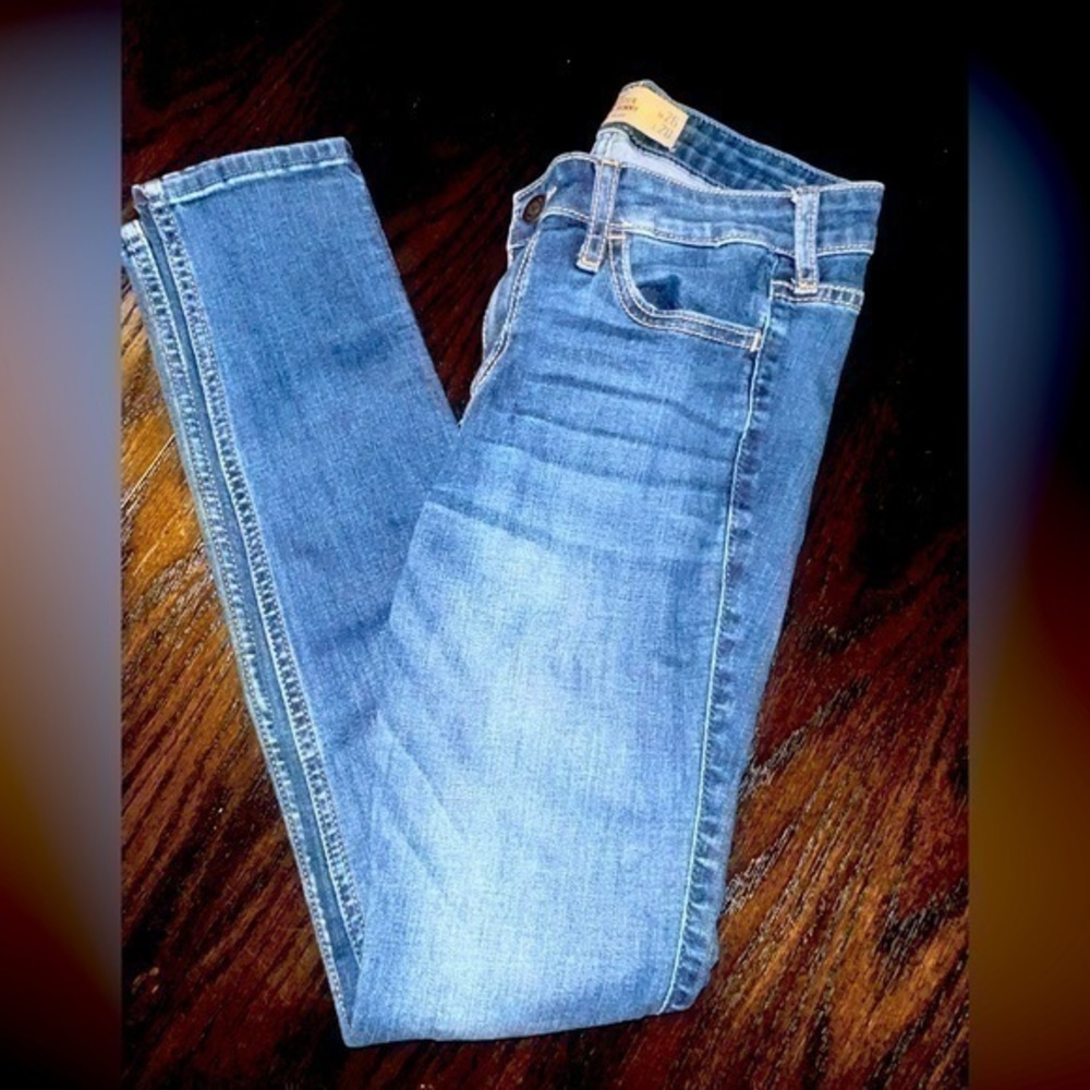 Hollister Super Skinny Low Rise Jeans Size 3